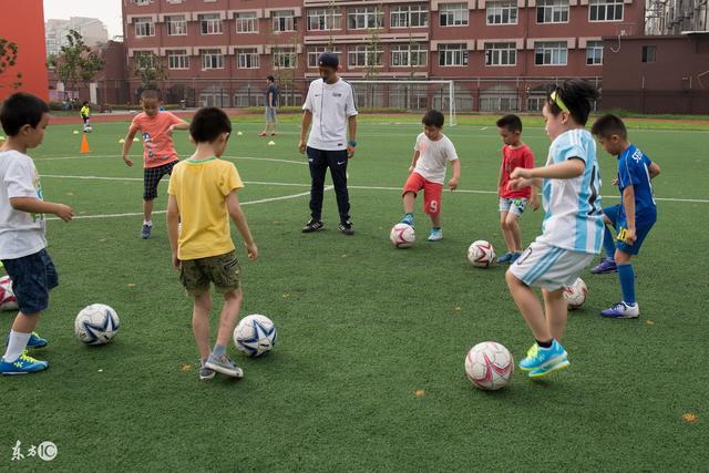 亚运会羽毛球男团：国羽3-1战胜印度 晋级决赛对战印尼